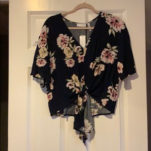 Stitch Fix LUQ tie front top size small